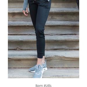 COPY - Zyia Black Unwind Joggers size large